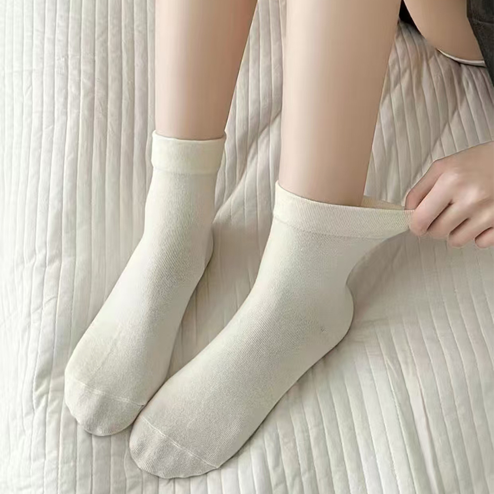 Jerucars Socks made of pure cotton for summer. Comfortable, breathable, and sweat free socks suitable for men and women